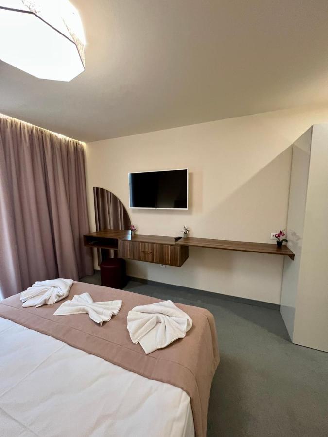 Floral Boutique Hotel Pleven Exterior photo